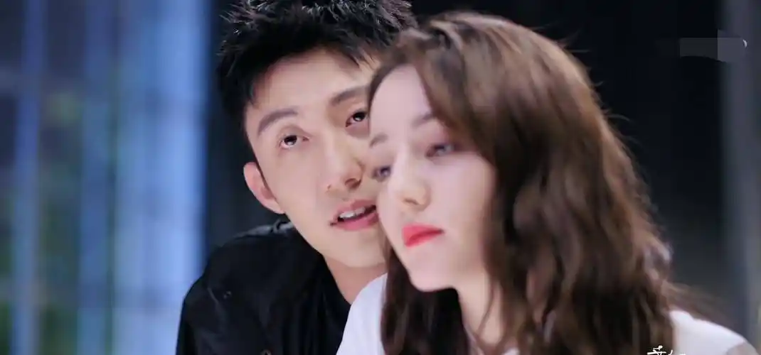 原创电商大佬黄景瑜爱上迪丽热巴周放宋凛高颜值互撩不看会后悔