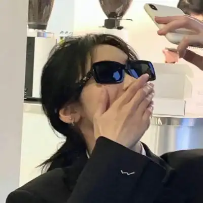 由美头网整理发布,女生头像频道提供更多与高冷,超a,御姐,酷酷相关的