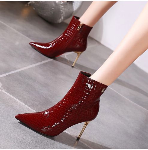 凊知柠酒红色短靴女2024年秋季新款尖头高跟鞋细跟漆皮百搭瘦瘦靴 酒