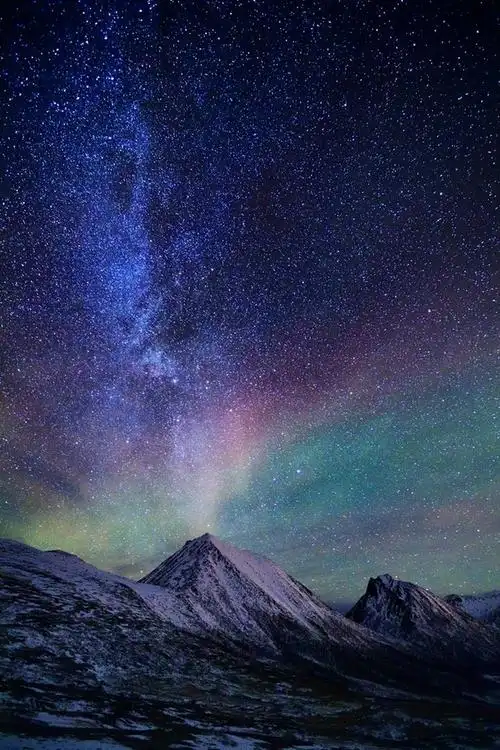 满是星星的夜晚星空图片