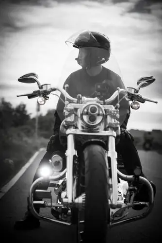 我可以快过风,但追不回时间 你只看到我的背影,却无法感受我的激情.