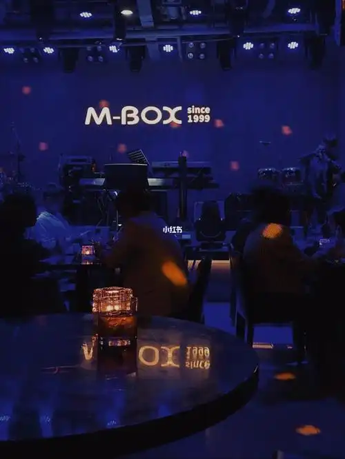 魔都探店 上海淮海路 网红love house酒吧_淮海路_探店_酒吧_美食探店