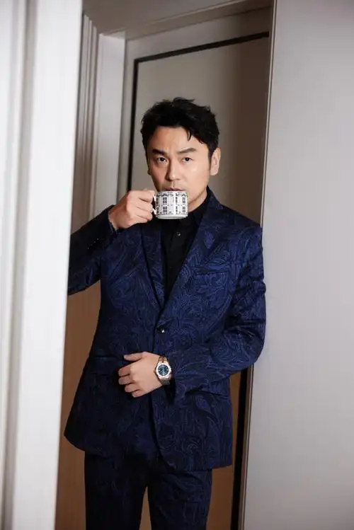 光影隐现,流淌华丽腔调.今晚随@雷佳音共赴星光盛宴78