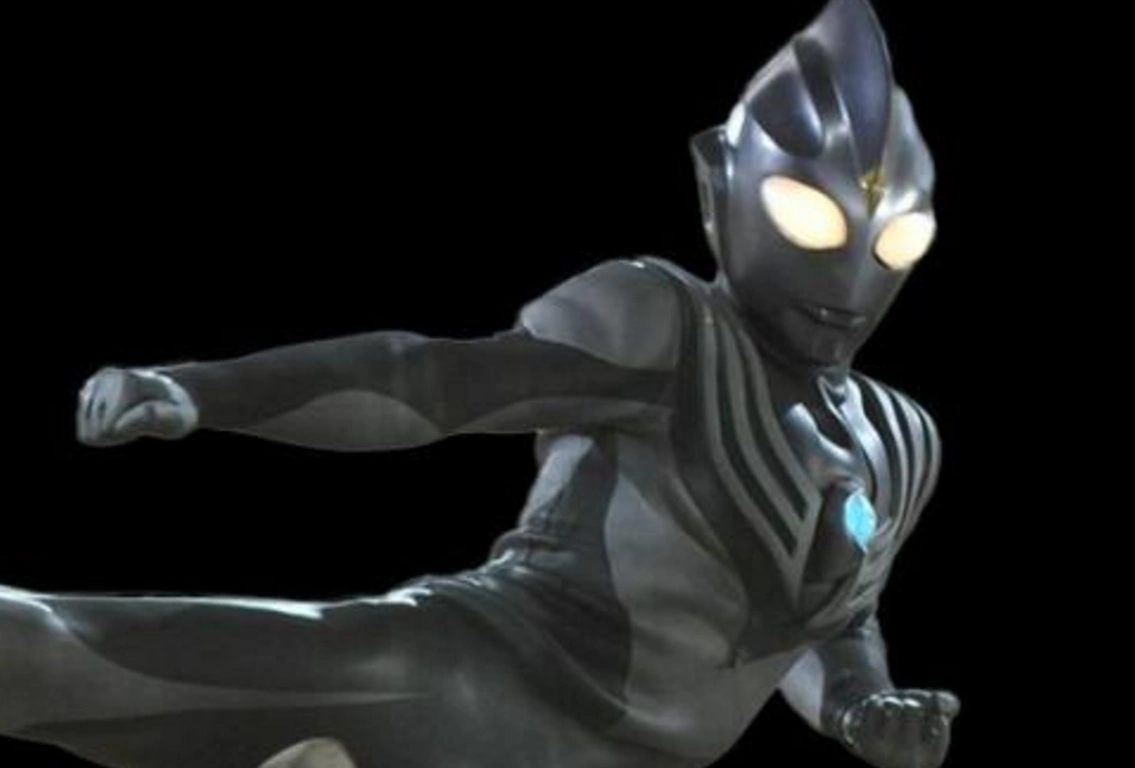 迪迦和宇宙同岁!邪恶迪迦和闪耀迪迦形态不同,谁更加厉害呢?