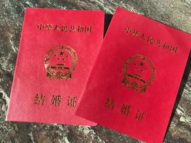 05超女纪敏佳晒结婚证:世间所有相遇都不如你