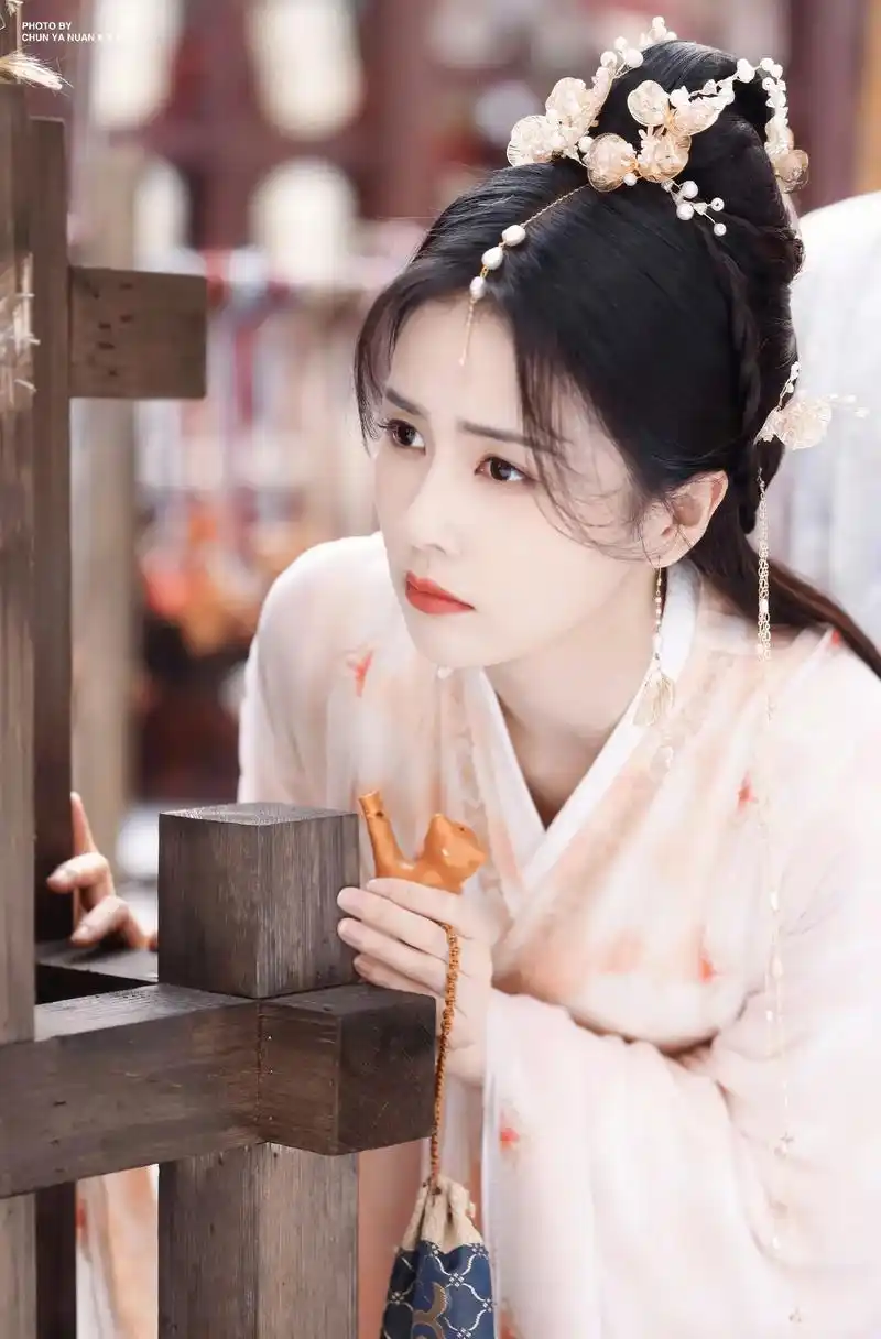 壁纸分享,白鹿的古装造型真是太美了