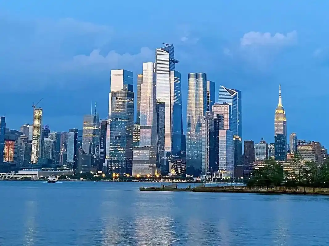 纽约之旅(1)纽约以高楼大厦林立 而著称,一座座高耸的大楼拔 - 抖音