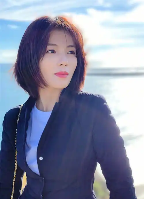 41岁刘涛新造型穿一身黑,明明只换了发型,看起来年轻十岁都不止