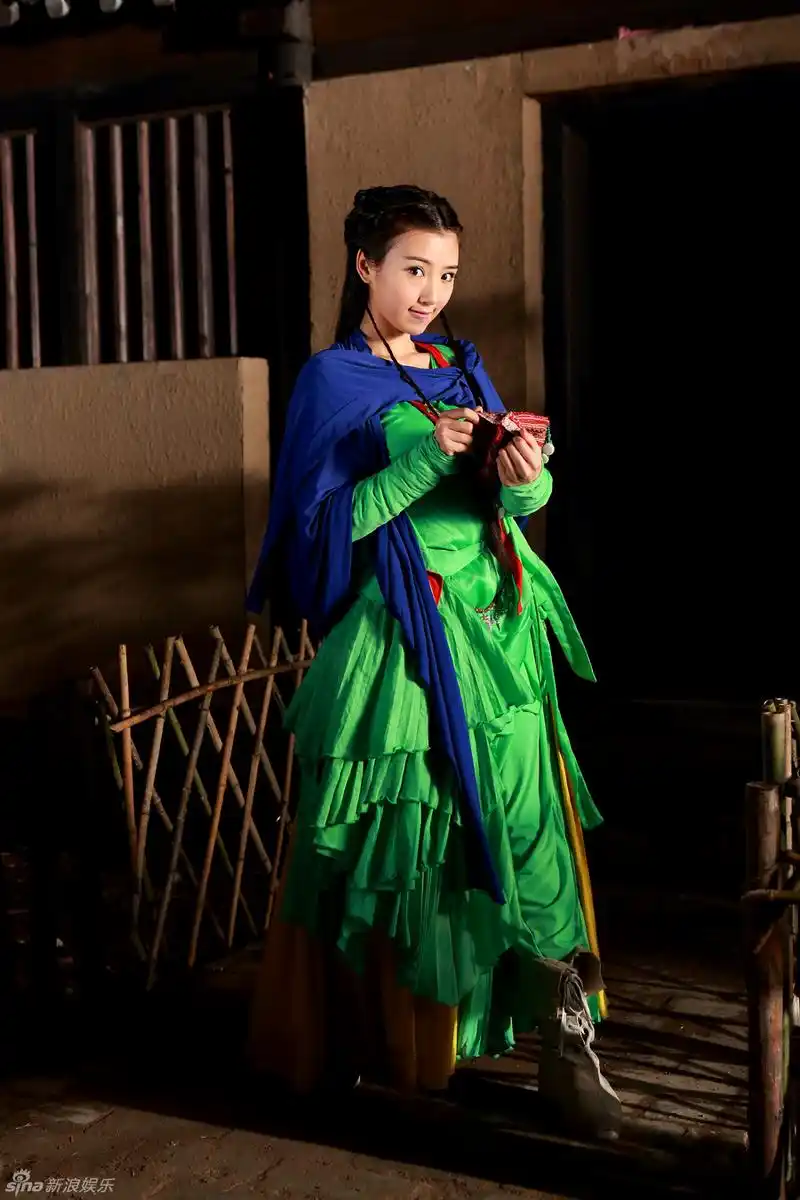 新《天龙》毛晓彤剧照曝光演萌版钟灵