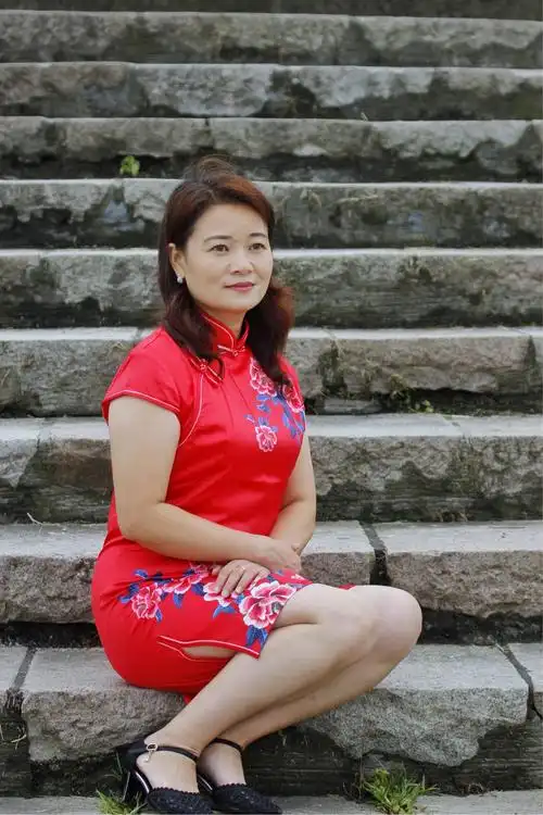 记录第一次穿旗袍 - 美篇