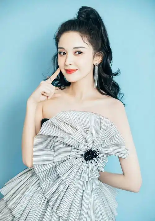 新疆第一美女古力娜扎性感写真_舞蹈_父母_女神