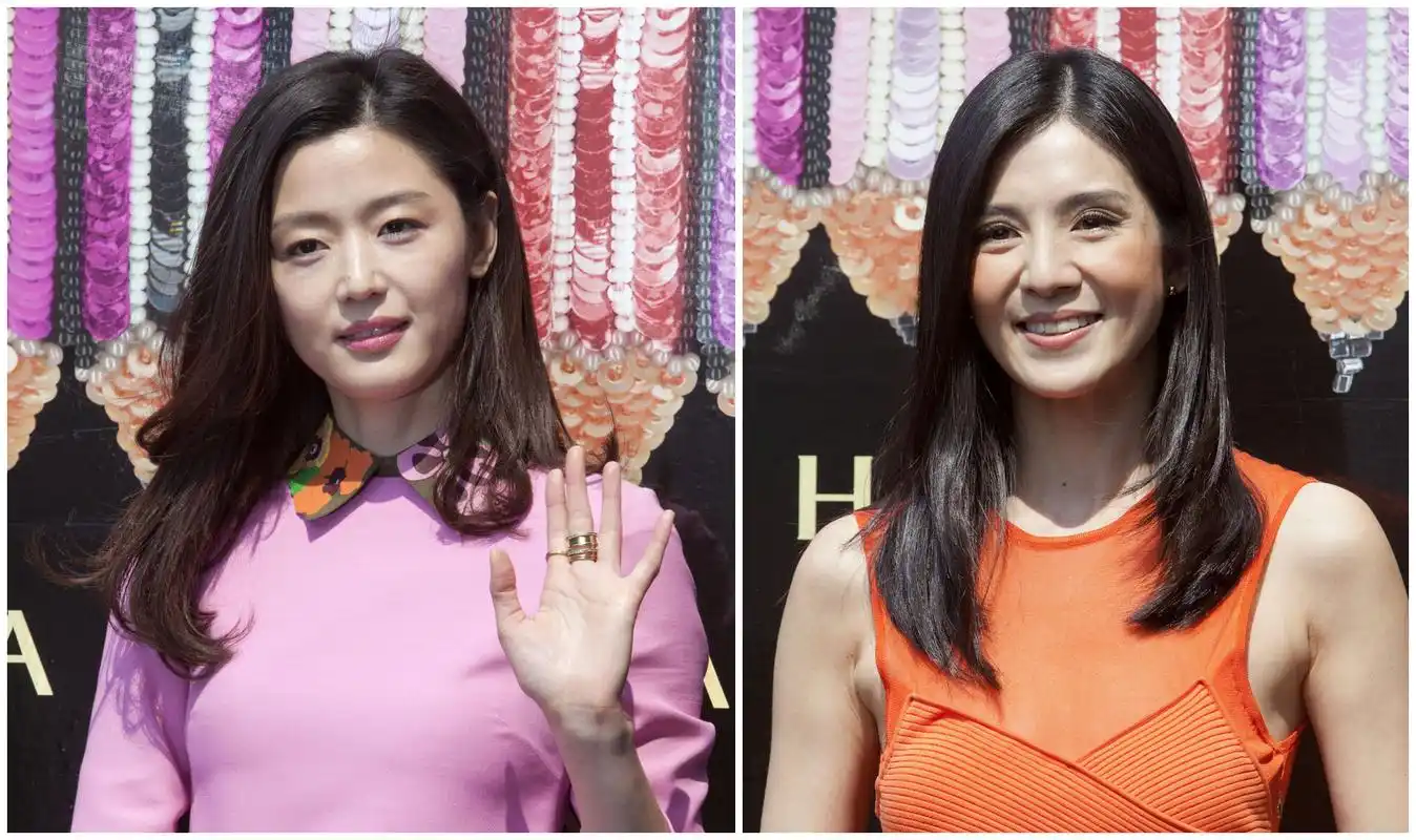 杨采妮与小7岁全智贤同台,都穿纯色裙却不幼稚,气质高级真抢镜_手机