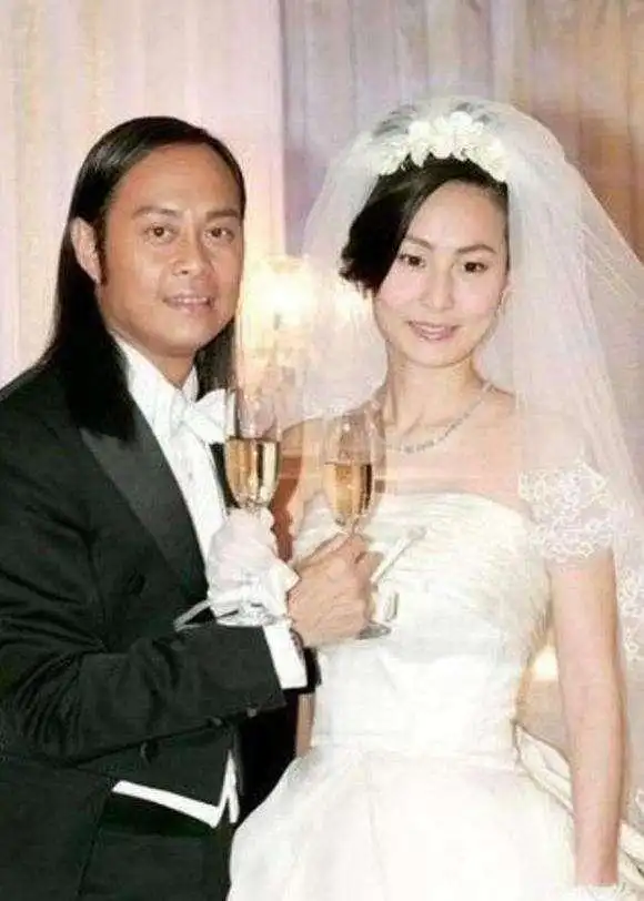 "六指歌手"蔡一智,拜师梅艳芳,娶黑帮老大前妻,终成人生赢家