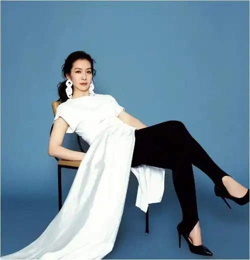 卢芳与胡军低调相伴24载高龄产子感恩刘嘉玲幸福满满