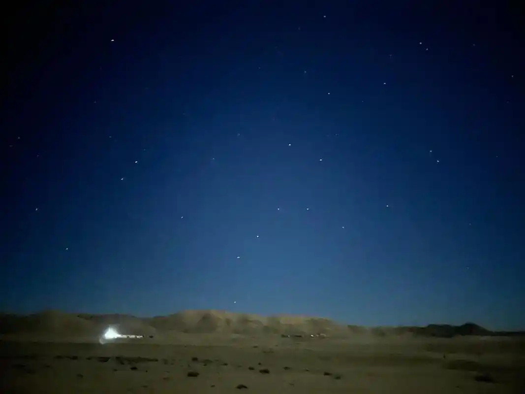 内蒙古戈壁沙漠上的星空.北斗七星#星空延时摄影 #星空夜晚  - 抖音