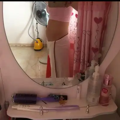 还差5天,就五个月,这肚子是不是有点小啊?附侧面图一张