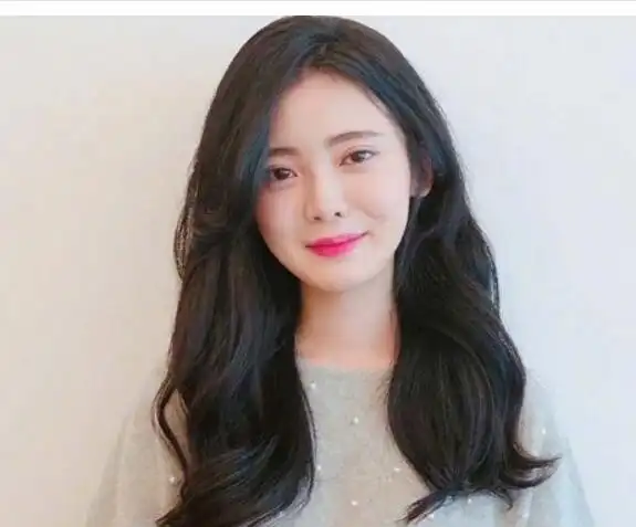 圆脸女生中长头发烫发图片_烫发_女生发型大全