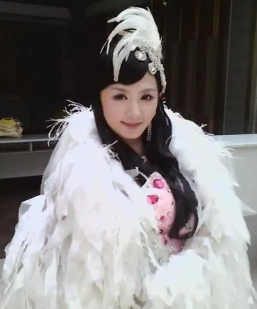 反串演员叶紫涵现状手术了吗现在是男是女