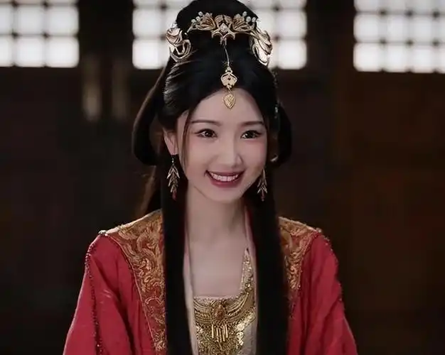 毛晓彤被欠薪1250万要不回来,实惨的背后,是演员令人咂舌高片酬