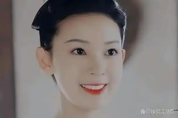 明星烤瓷牙有多可怕有的亮得发蓝有的嘴包不住牙辣眼睛