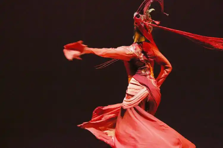 第九届陕西省艺术节"文华优秀剧目奖"舞剧巜青铜》剧照宝鸡市艺术剧院