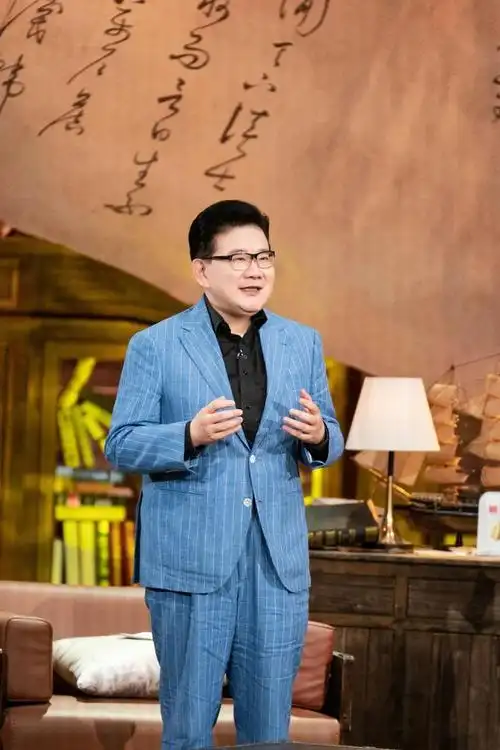 曹可凡希望与2022这样的年份永远告别天天副刊问卷第七季第2期