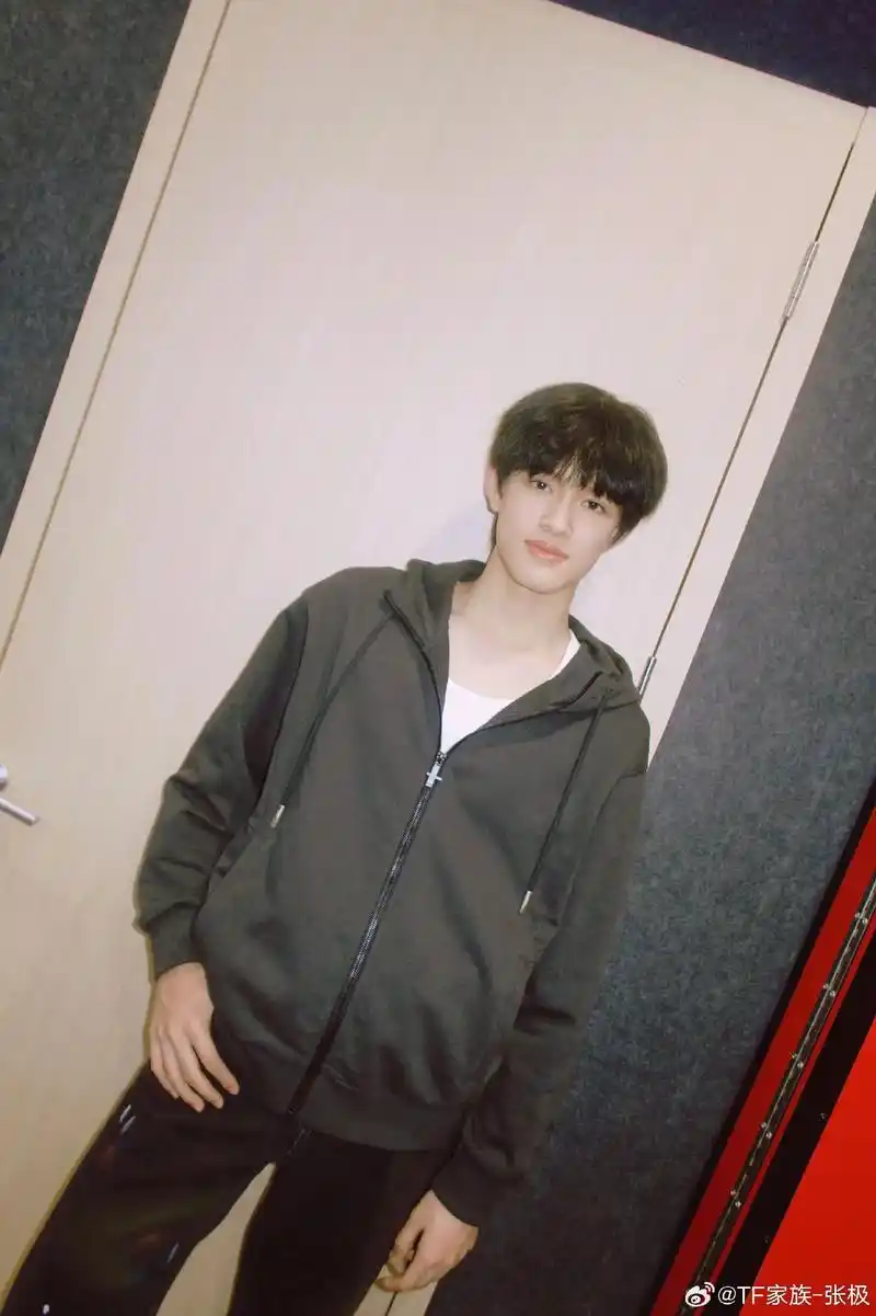 张极 #时代峰峻 #男友风 #追星 我的顺毛极会来啦! - 抖音