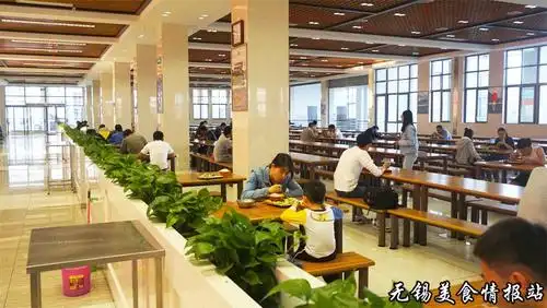 江大食堂篇l比学习更重要的事就是吃饭这里的食堂除了相隔远没啥别的