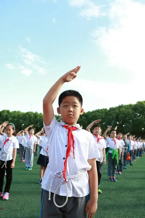 南翔小学举行"向国旗敬礼"主题教育活动