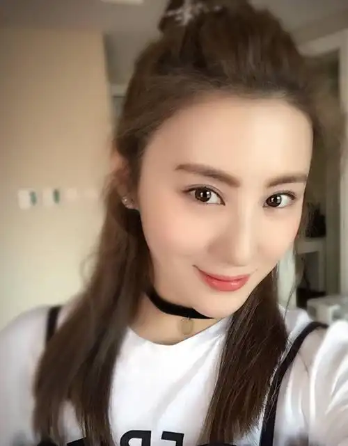 原来她是聂远的前妻,离婚6年才被发现,如今看着像18岁少女_王惠