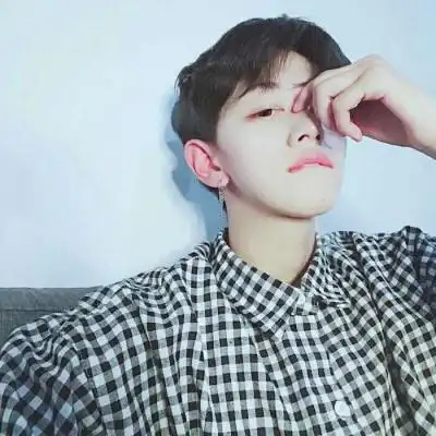 男生头像帅气阳光干净