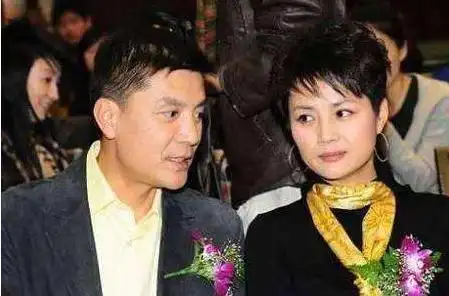 网友:难怪生活这么幸福|刘之冰|茹萍|低调_新浪新闻