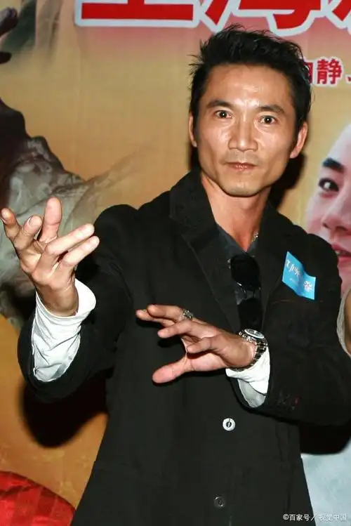 在中国电影界,洪金宝和邹兆龙都是非常知名的演员.