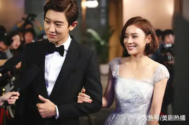 一石激起千层浪,毕竟这部电影之前是由袁姗姗和朴灿烈合作的