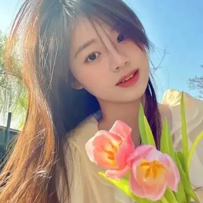 女生干净气质简单的头像图片