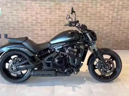 川崎650太子车动力强劲配abs售79800元听听双缸声浪如何