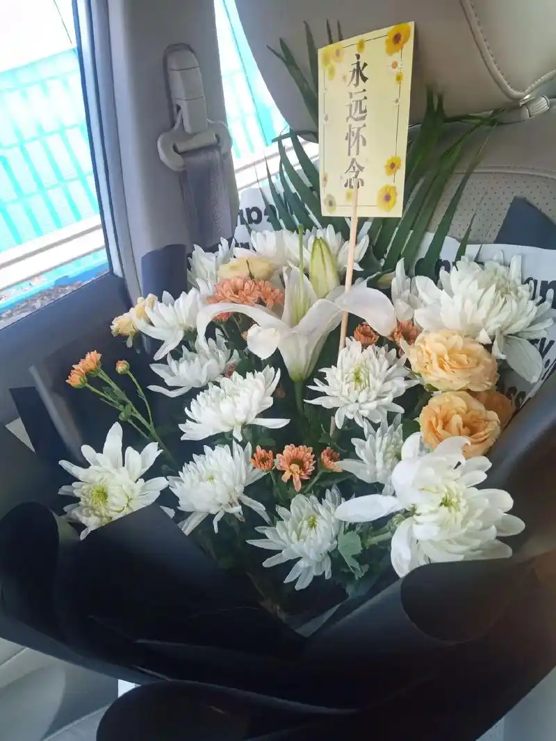 心痛92 短短几天里,失去了三位至亲至爱!有一种思念叫望眼天 - 抖音