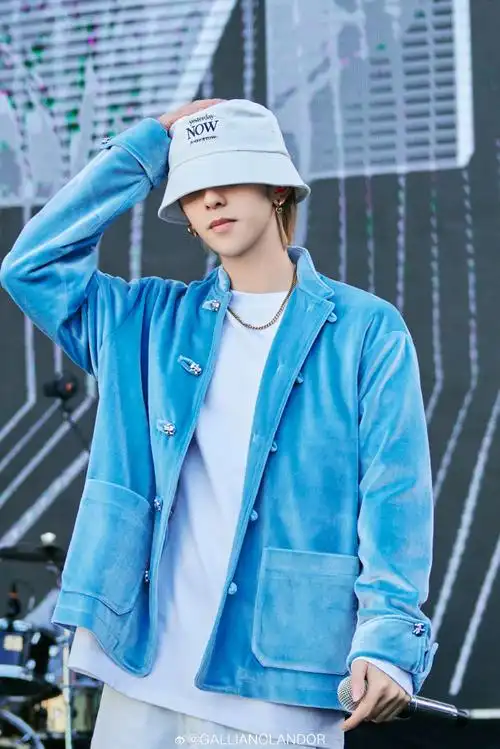 符龙飞##galliano landor