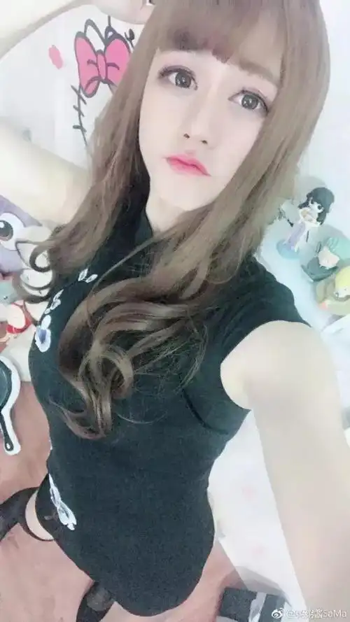 女装大佬粥粥酱晒扳手照网友知男而上