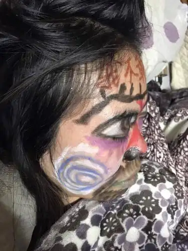 老婆喝烂醉让他气到「恶搞画脸」po网,没想到网友挖出「她的真面目」