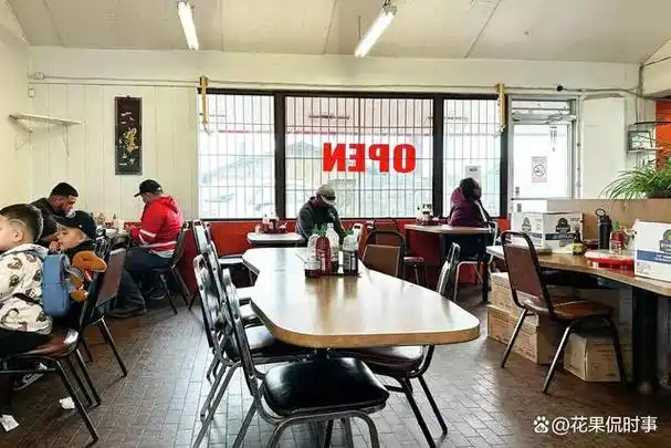 中餐馆老板娘飙脏话骂人红遍美国顾客专门排队付钱找骂