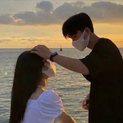 ins真人接吻情头想我就要说出来放在心里又不会涨利息_情侣头像_我要