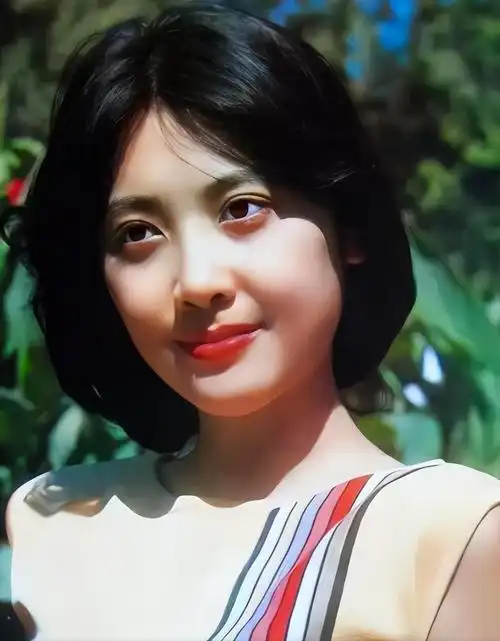 回顾红极一时的朱琳:丈夫原是工人,当年的一个错误决定遗憾终生