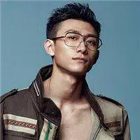 张一山头像高冷_微信头像图片大全