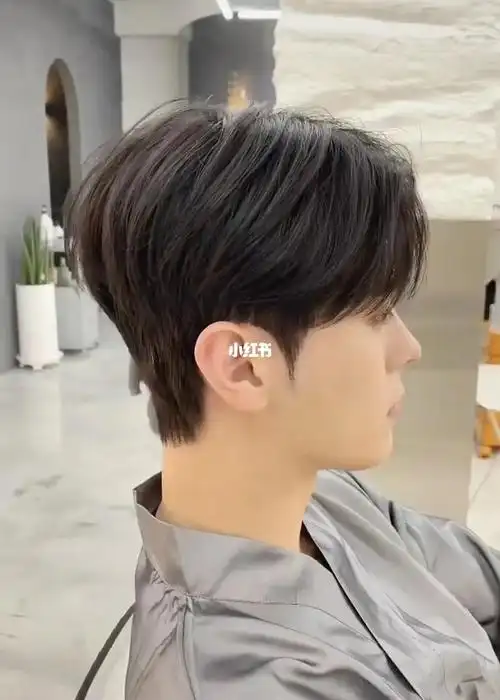 长发男生发型可以这样留