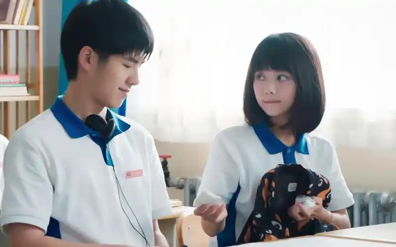 《最好的我们》耿耿余淮唯美剧照图片桌面壁纸