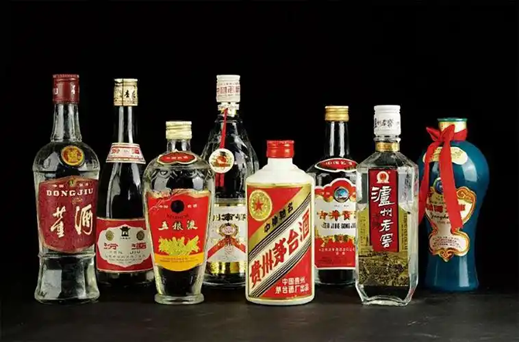 最先形成"四大香型,六小香型"概念,1994年定性为十大香型,分别是浓香