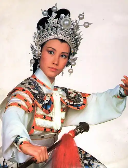 汪明荃昔日旧照曝光 tvb老牌古装女星美翻天