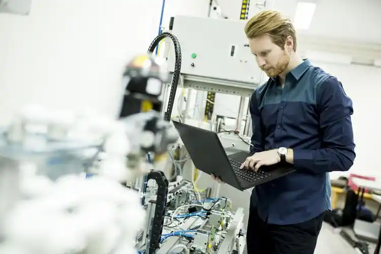 robotics engineer average salary