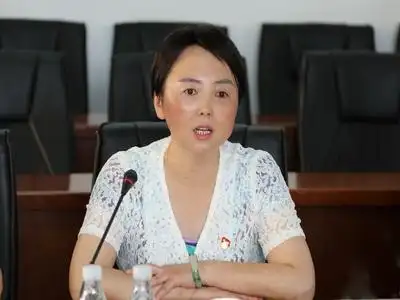 首页 新闻中心 医院新闻 座谈会上,安宁市副市长王梅致欢迎辞,并向